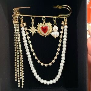 NIB Bloomingdale's Gold Brooch with Red Heart and Pearls
